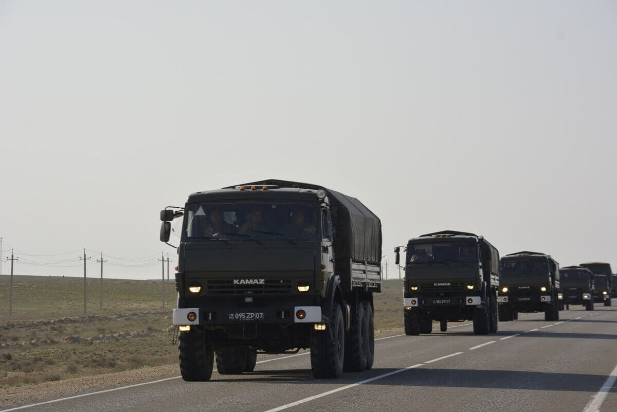 Су тасқыны: Атырау облысына 300-ден астам әскери көмекке бара жатыр