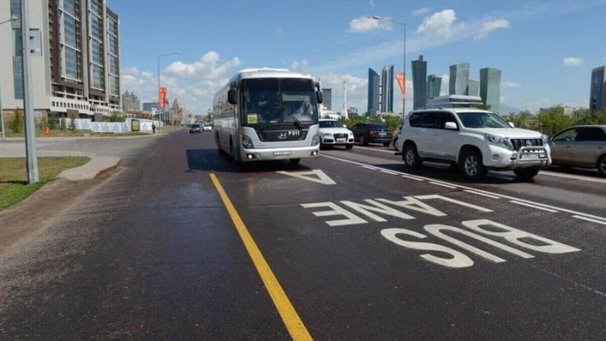 Автобусные полосы открыты для всех автомобилей в Астане