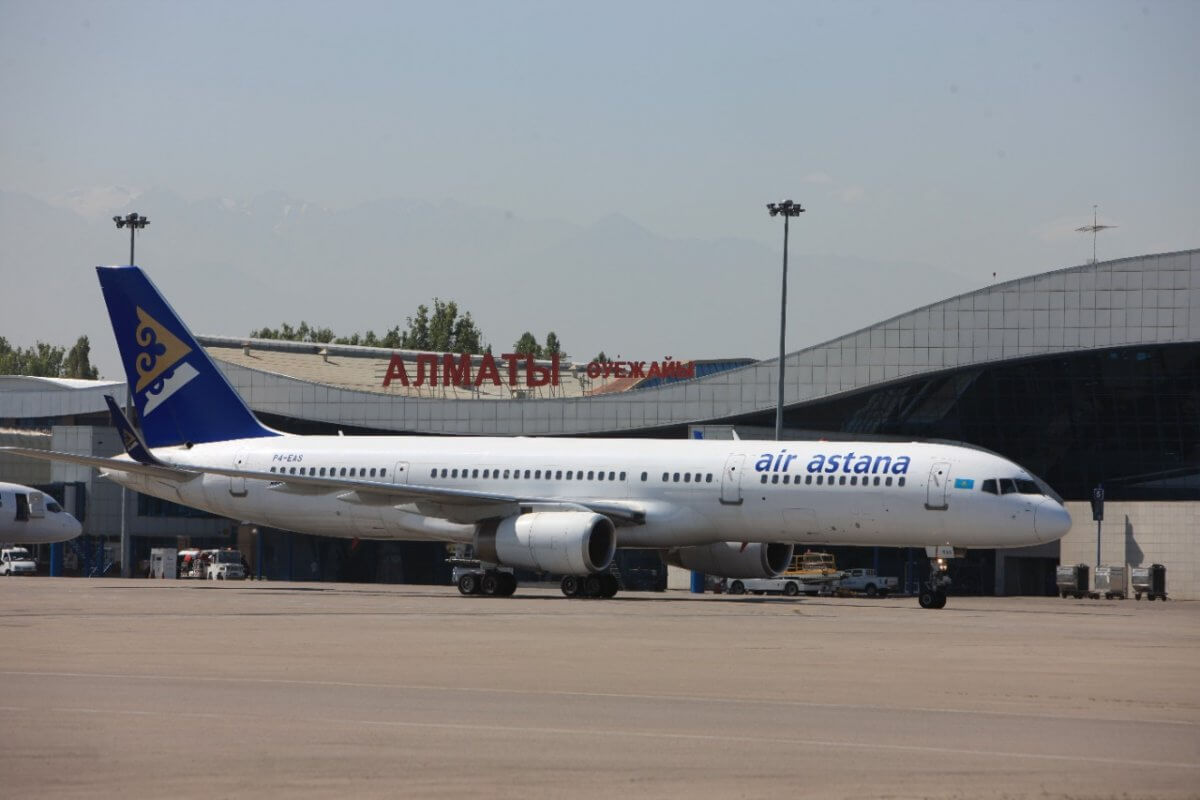 В Air Astana сообщили о повреждении самолета