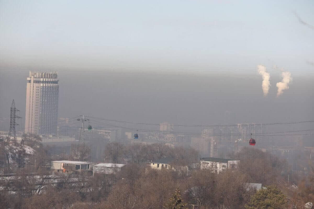 Неблагоприятные метеоусловия ожидаются в двух городах Казахстана