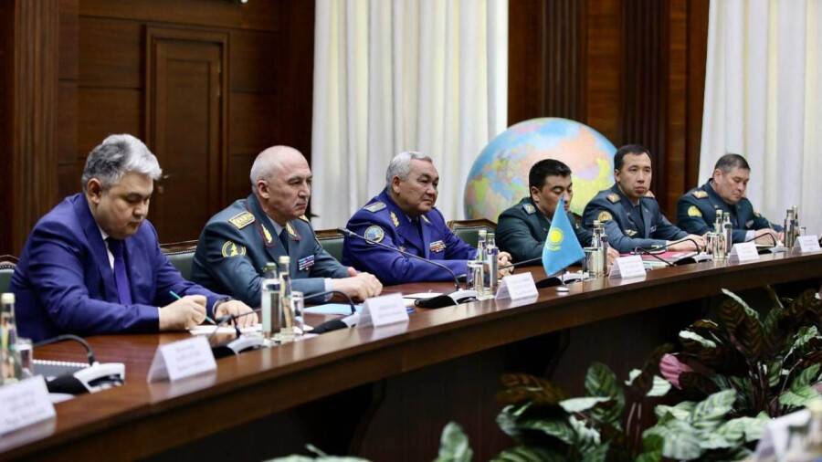 Министры обороны Казахстана и России встретились в Москве
