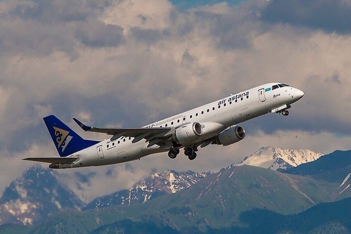 Air astana. Казахстан авиакомпании Embraer. Авиакомпания Эйр Астана. Эйр Астана авиакомпания Омск. КС казахские авиалинии.