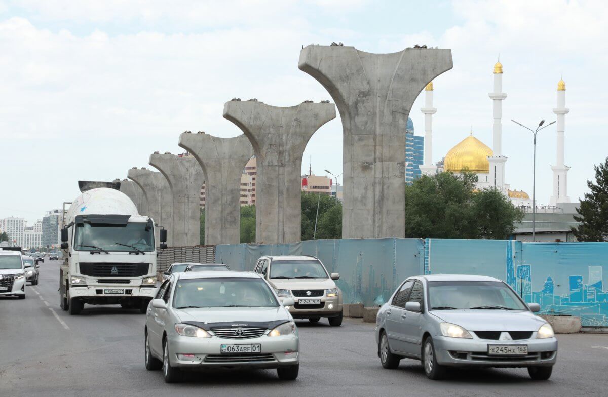 «Нақты нәтиже жоқ»: Тоқаев LRT құрылысын тағы сынады