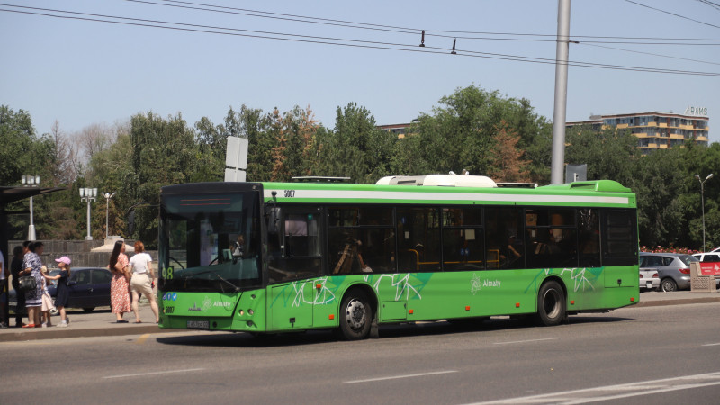 Плату за проезд в автобусах повысили в Алматы