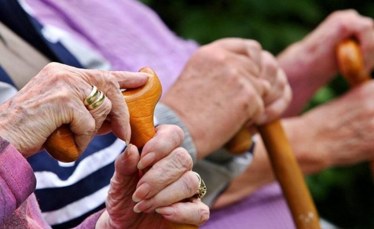 Әйелдердің 61 жаста зейнетке шығуына мүмкіндік беретін заң жобасы мақұлданды