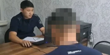 Қарағандыда ер адам екі дәрігерді ұрып-жыққан