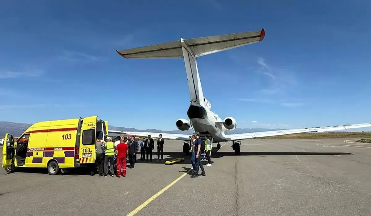 Үржарда көлік қаққан екі баланы санитарлық авиация Астанаға алып кетті