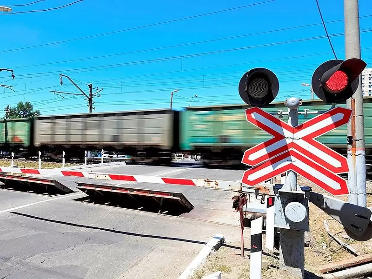 Смертельное ДТП произошло на ж/д переезде в Карагандинской области