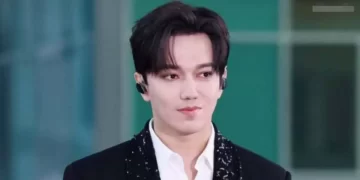 Димаш Кудайберген исполнил гимн Казахстана на концерте в Нью-Йорке