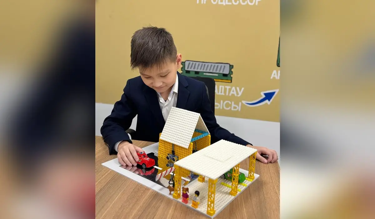 Астанада 5-сынып оқушысы ерекше шлагбаум ойлап шығарды