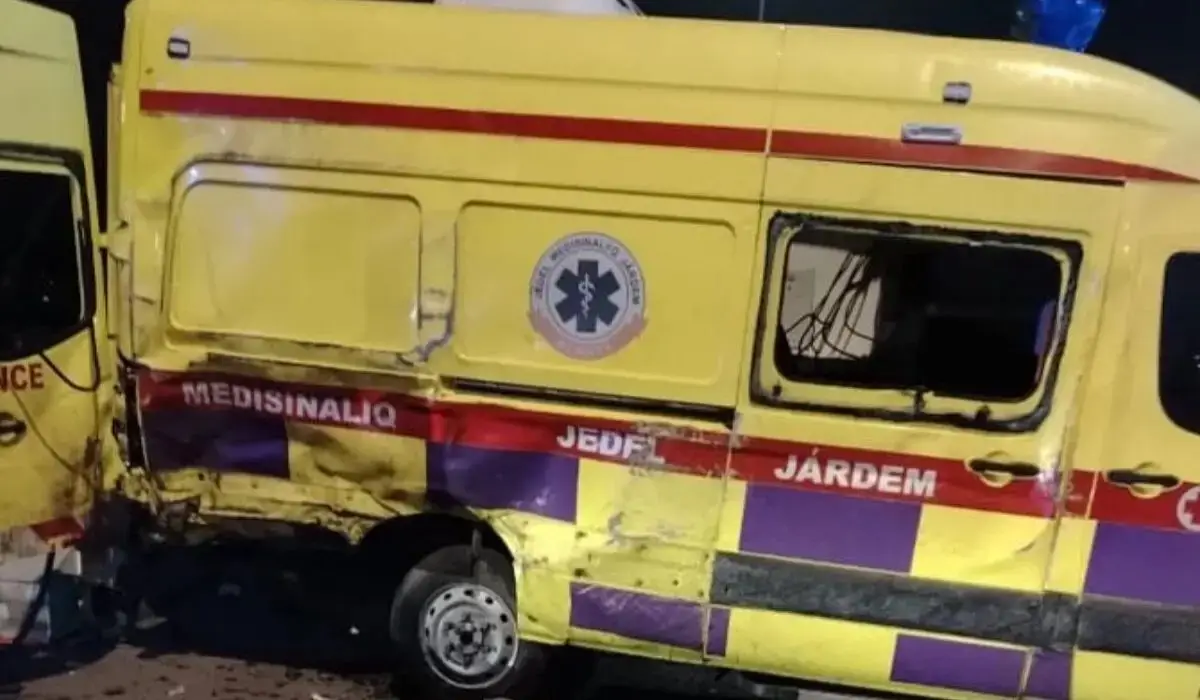 Алматыда жедел жәрдем көлігі апатқа ұшырап, бір адам қаза болды