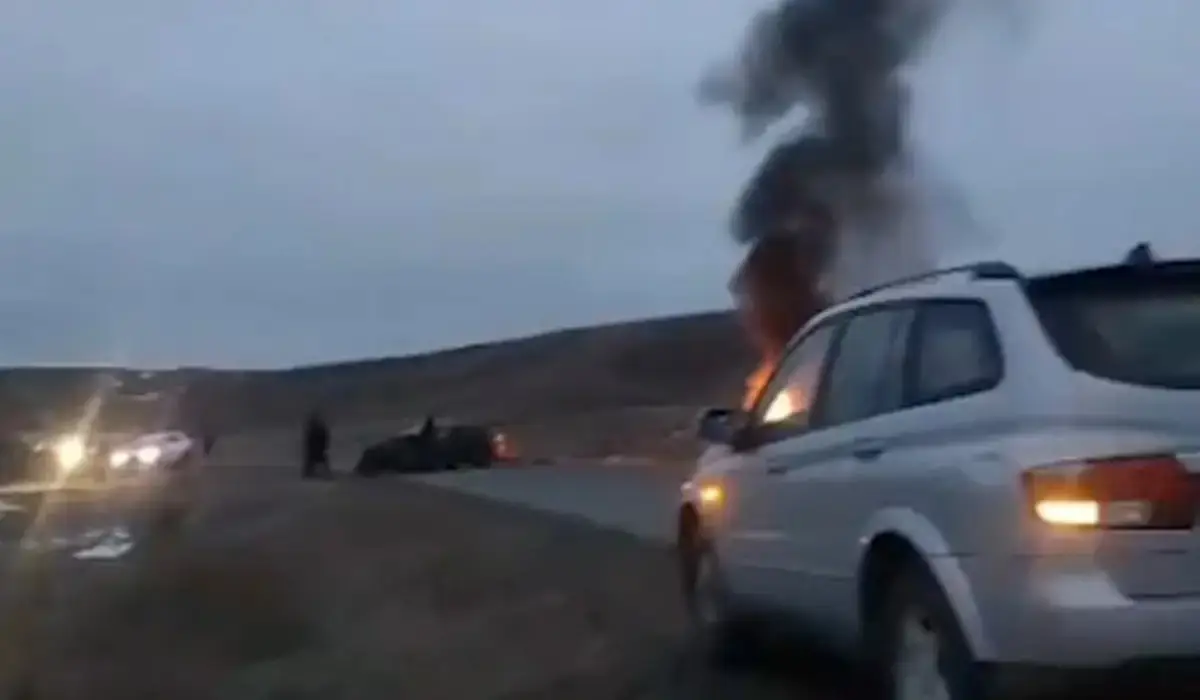 Қарағандыда инкассатор көлігі апатқа ұшырап, бір адам қаза болды, бірнеше млн тг өртеніп кетті