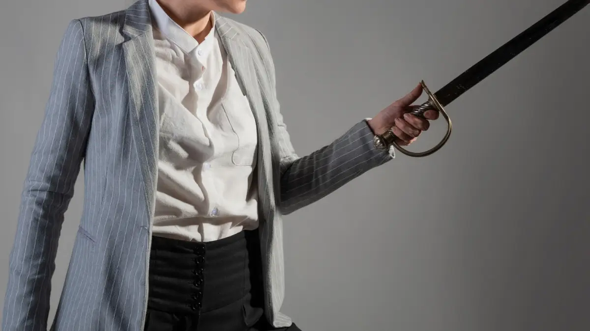 Ақтөбеде алпыс жастағы әйел өзіне тиіскен ер адамды қылыштап өлтіріп алды