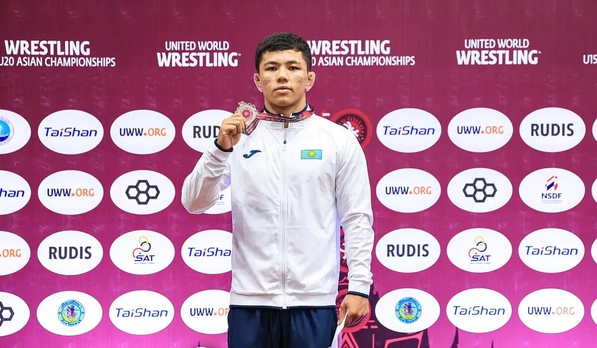 Казахстанские борцы завоевали 18 медалей на чемпионате Азии U20