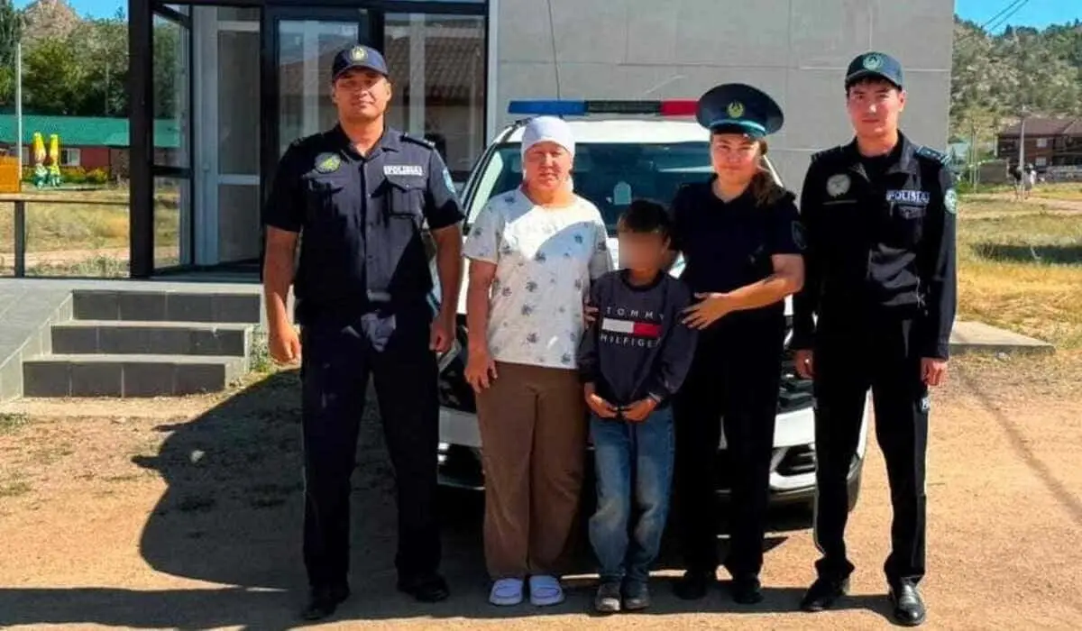Девятилетний мальчик прошел 7 километров по трассе в поисках отца в Баянаульском районе