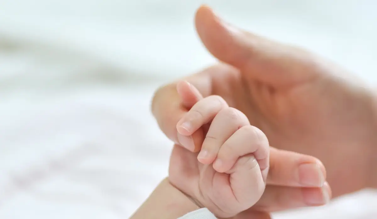 Жаңа туған сәбиін 800 мың теңгеге сатуға әрекет жасаған павлодарлық әйел сотталды