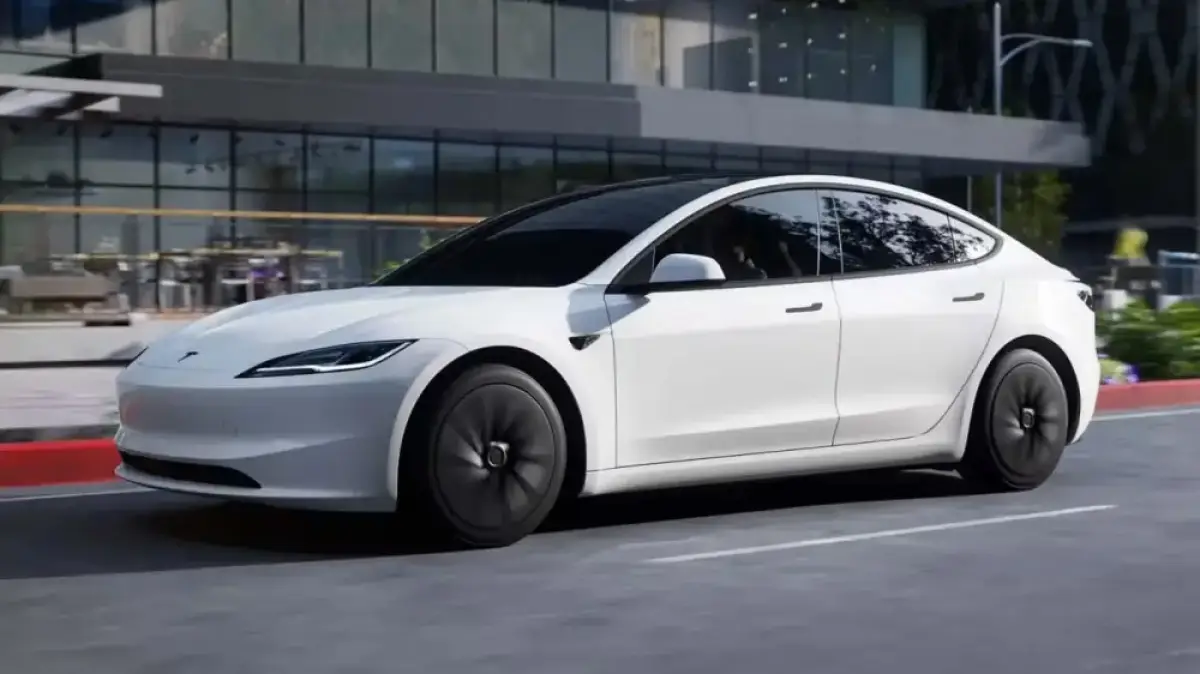 Tesla мыңдаған электромобилін кері қайтаруға мәжбүр болды
