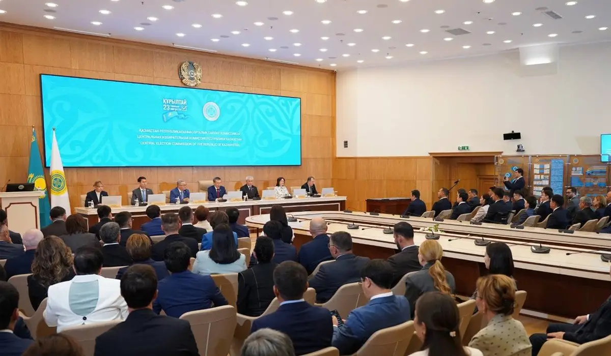 Орталық сайлау комиссиясы Құрылтай депутаттарын тіркеп, куәлік пен төсбелгі табыстады