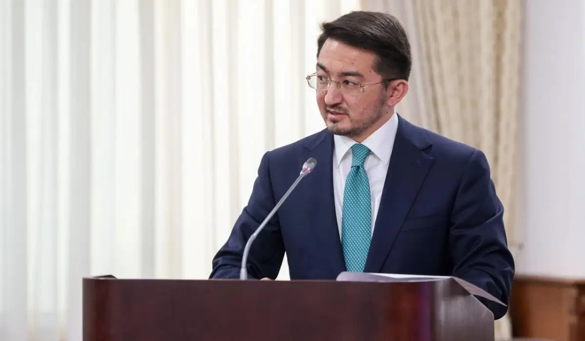 Тоқаев Жасанды интеллект және цифрлық даму министрін қызметіне қайта бекітті