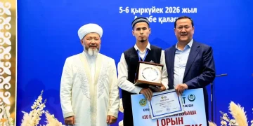 Құран жарысында бірінші орын алған жас қариге көлік берілді