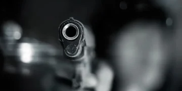 Астанада төбелес кезінде қару қолданған ер адам 5 жылға бас бостандығынан айырылды