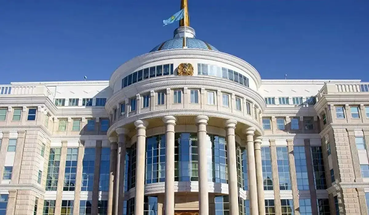 Тоқаев Құрлық әскерлерінің бас қолбасшысын қызметінен босатып, орнына жаңа басшы тағайындады