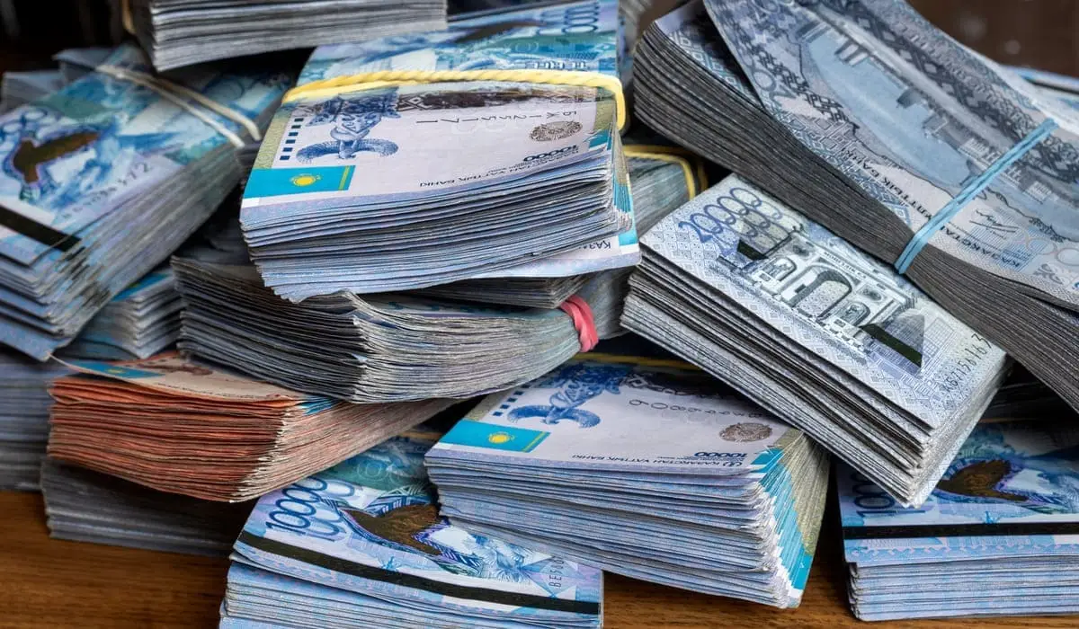 Уволенный за трехчасовое отсутствие на работе казахстанец получит 2,3 млн тенге