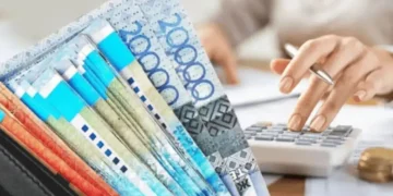 Более половины работников Казахстана зарабатывают свыше 300 тысяч тенге