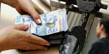 Маңғыстауда облыстық аурухананың бас бухгалтері сыбайласымен бірге миллиондаған теңге жымқырды