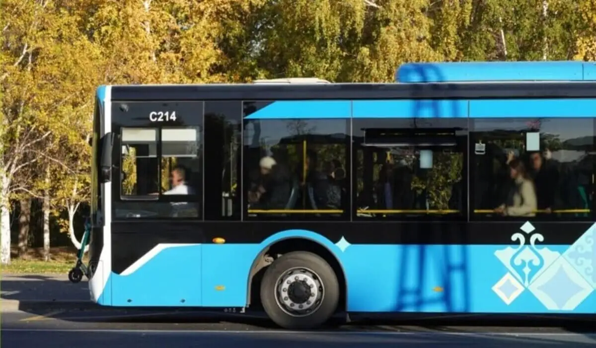 В Астане утвердили новые тарифы на проезд в автобусах: сколько придется платить