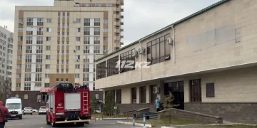 Астанада фитнес-орталық өртенді: ондаған адам ғимараттан эвакуацияланды