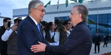 Тоқаев Мирзиёевті туған күнімен құттықтады